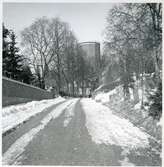 Västerås, Västermalm.
Vattentornet från Kristinagatan vid Djäknebergsgatan. 1937.