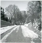 Västerås, Västermalm.
Vattentornet från Kristinagatan vid Djäknebergsgatan. 1937.