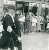 Vänersborg. Kortege på Kungsgatan