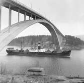 Fartyget Rånö vid Sandöbron
