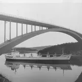 Fartyget Sagoland vid Sandöbron

