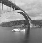 Fartyget Kusttrafik vid Sandöbron
