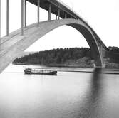 Fartyget Walkür vid Sandöbron