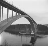 Oidentifierat fartyg vid Sandöbron