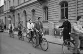 Polis dirigerar cyklister, Uppsala 1948