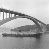 Fartyget Spica vid Sandöbron

