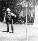 Utanö 1936, Viktor Lundgren spelar badminton