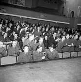 Road publik på Örebro konserthus. 1945-12