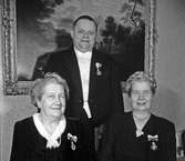 Tre medaljerade personal. Hotell Fenix. 1945-12