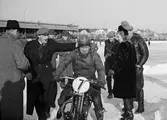 Isbanetävling på Eyravallen, februari 1946