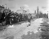 Åskådare på skidtävling i Örebro, 1946-02