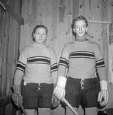 Isbandyspelare på Eyravallen. 1946-02-23