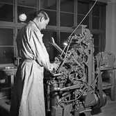 Arbete vid Yrkesskolan på Oscaria. Fabriksgatan 52. 1946-03-07