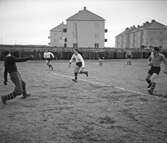 Fotbollsmatch ÖSK-Taborgsberg på Eyravallen, 1946-03-31