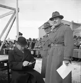 Köpare på auktion på Ormesta slakteri, 1946-04-13