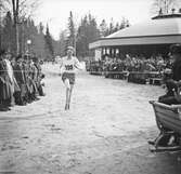 Vinnaren i terränglöpning i Brunnsparken, 1946-04-14