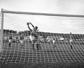 Fotboll ÖSK-Degerfors på Eyravallen, 1946-04-22