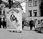 In Statutåget första elever på Kungsgatan, 1946-05-01