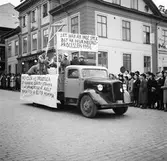PoIitik i In Statutåget på Drottninggatan, 1946-05-01