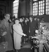 Fruar på studiebesök på CV, 1947-10-16