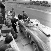 Byte av hjul på Gelleråsen, Karlskoga.1956-08-05