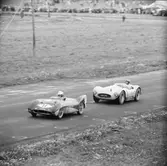 Förestående omkörning. Gelleråsen, Karlskoga.1956-08-25