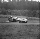 Två SAAB:ar i hård kamp. Gelleråsen, Karlskoga. 1957-08 26