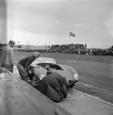 Problem någonstans. Gelleråsen, Karlskoga. 1957-08 26