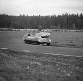 Två landsmän i Lotus. Gelleråsen, Karlskoga. 1957-08-26