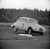 Elegant bakhjulslyft. Gelleråsen, Karlskoga. 1957-08-26