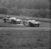 Två snabba SAAB:ar på Gelleråsen, Karlskoga. 1957-08-26