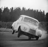 Spektakulär kurvtagning. Gelleråsen, Karlskoga. 1957-08-26