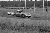 Lincoln förbereder omkörning på Gelleråsen, Karlskoga. 1960-08-07