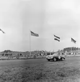 Porsche i hög fart på Gelleråsen, Karlskoga. 1960-08-07