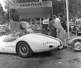 Racerförare och mekaniker. Gelleråsen, Karlskoga. 1960-08-07