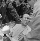 Tummen upp. Gelleråsen, Karlskoga. 1960-08-07