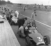 Tre Lola vid start- och målrakan. Gelleråsen, Karlskoga. 1960-08-06