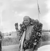 Lincoln med segerkrans. Gelleråsen, Karlskoga. 1960-08-07