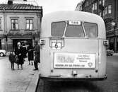 Buss nr 6 vid Järntorget, 1960-01-07