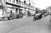 Parkerade bilar på Järntorgsgatan, 1930-tal