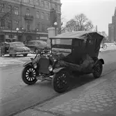 Klart för avfärd mot norge från Stortorget, 1951-04-01
