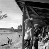 Barn vid stranden på Stora Hästnäs, 1956-07-01
