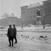 Pojkar i snöfall, 1957-02-14
