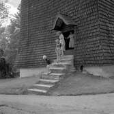 Klockstapel vid Sköllersta kyrka, 1957-07-04