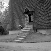 Klockstapel vid Sköllersta kyrka, 1957-07-04