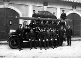 Nora Brandkårs brandmän på stegbil, 1906