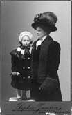 Mor och dotter, 1910 ca