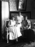 Två sjuksystrar, 1918