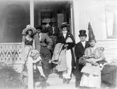 Utklädda kvinnor i Nora, 1920-tal