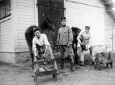 Smeder skor hästar på Svea Trängkår, Älvtomtagatan, 1924